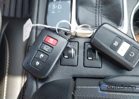 2019 Toyota Highlander Xle from USA, damaged, VIN 5TDJZRFH4KS597195